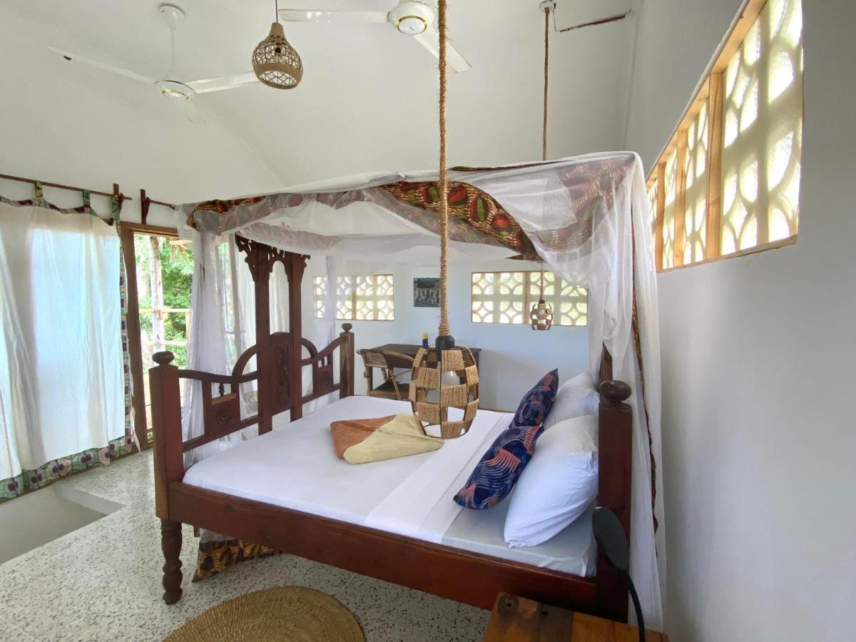 Mbuyuni Village Hotell 2*